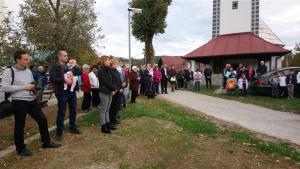 Otvoritev pločnika in javne razsvetljave na Štrekljevcu 5